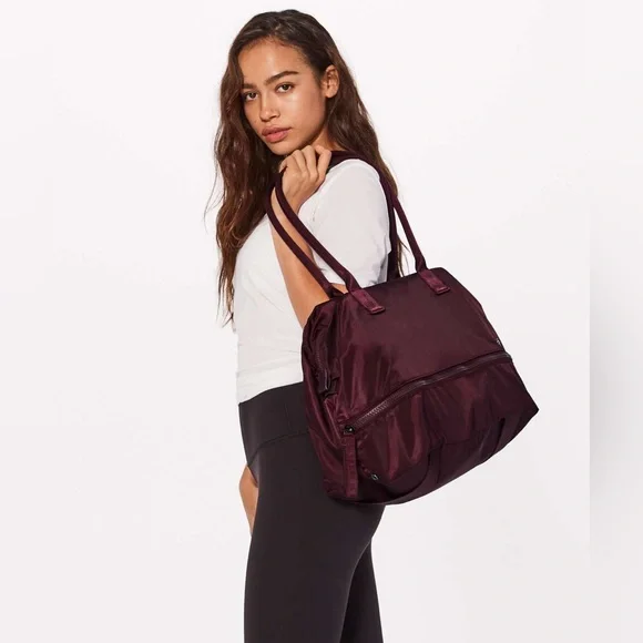 Lululemon • Go Lightly Duffel - Picture 2 of 12